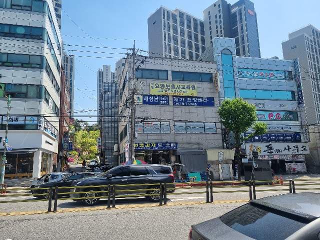 경기도 성남시 중원구 금광동 1370 근린생활시설 및 주택