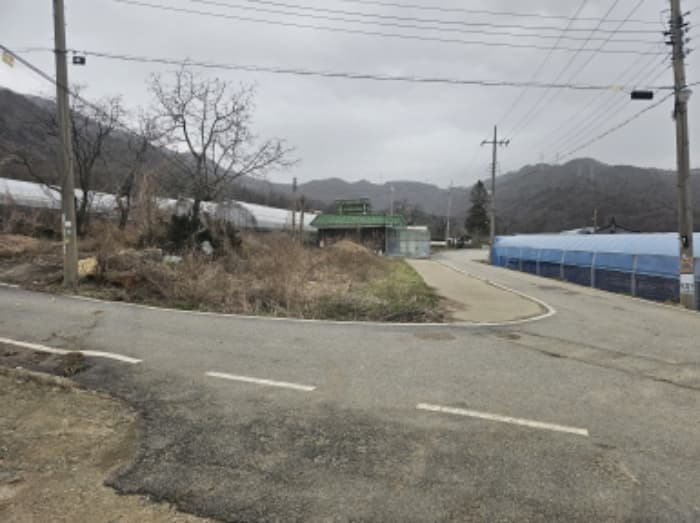 충청남도 천안시 서북구 입장면 호계길 68 (제1동) 외 4 필지
