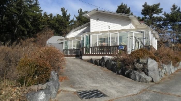 충청남도 태안군 근흥면 서해로 1329-5 외 1 필지