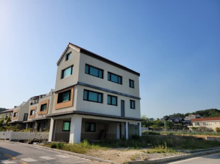 경상북도 울진군 울진읍 연지길 27, 1동 2층201호 (라움스토리)