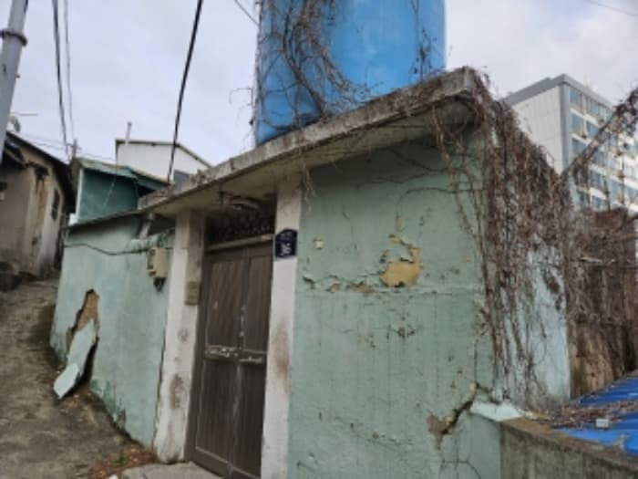 부산광역시 부산진구 신암로15번길 36 외 1개 동