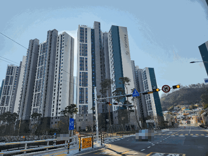 경상남도 창원시 마산합포구 교방동 535 창원푸르지오더플래티넘 201동 12층 1202호