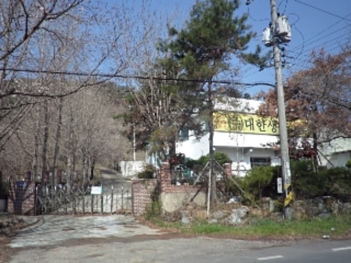 경상남도 밀양시 삼랑진읍 율동리 680-1 나동호 외 2 필지 외 1개 동